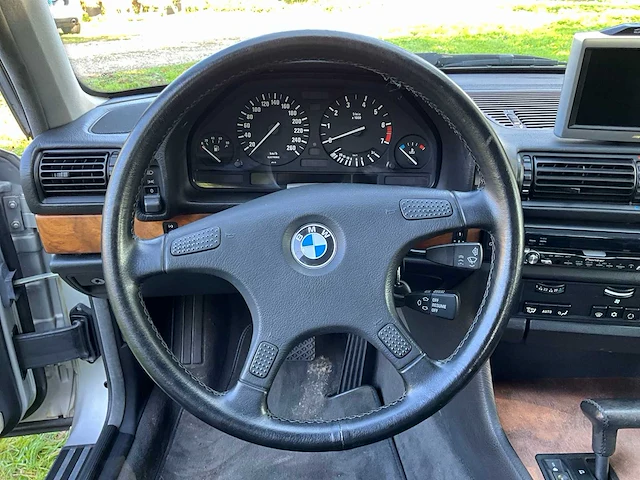 Bmw - 1992 - 7-serie 735i - personenauto - afbeelding 11 van  38