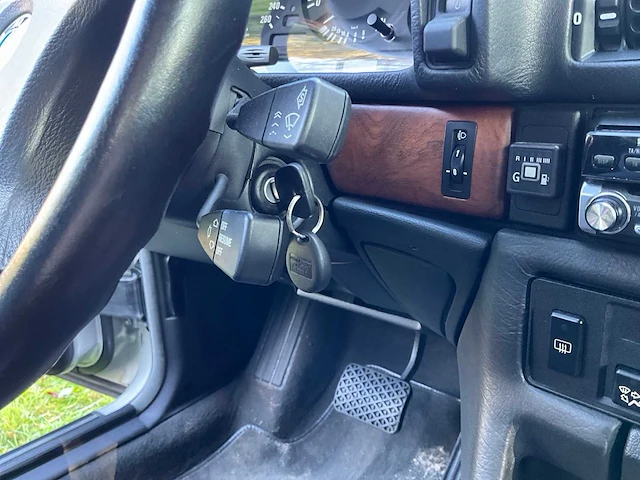 Bmw - 1992 - 7-serie 735i - personenauto - afbeelding 17 van  38