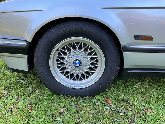 Bmw - 1992 - 7-serie 735i - personenauto - afbeelding 38 van  38