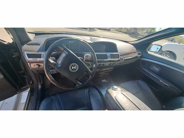 Bmw - 2002 - 7-serie - 745i executive e65 v8 - personenauto - afbeelding 5 van  26