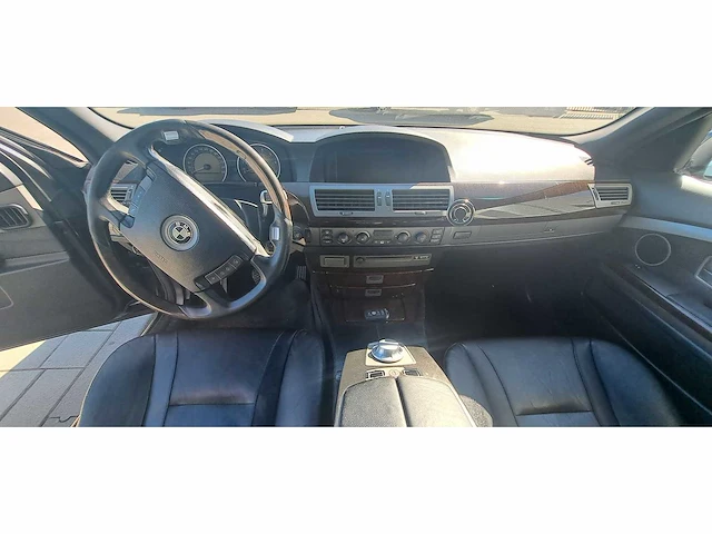 Bmw - 2002 - 7-serie - 745i executive e65 v8 - personenauto - afbeelding 9 van  26