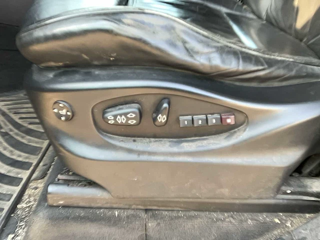 Bmw - 2003 - personenauto - afbeelding 4 van  25