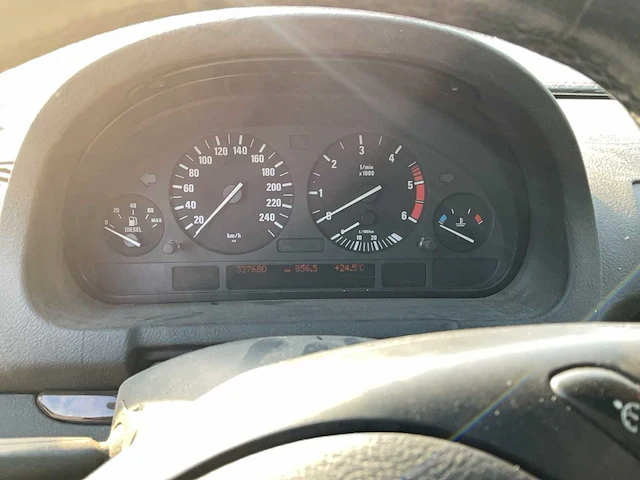 Bmw - 2003 - personenauto - afbeelding 10 van  25