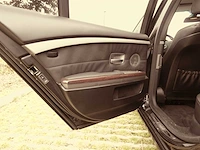 Bmw - 2004 - 735i - personenauto - afbeelding 2 van  33
