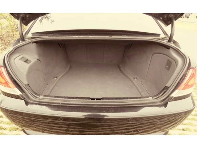 Bmw - 2004 - 735i - personenauto - afbeelding 3 van  33