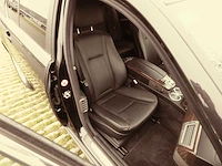 Bmw - 2004 - 735i - personenauto - afbeelding 8 van  33