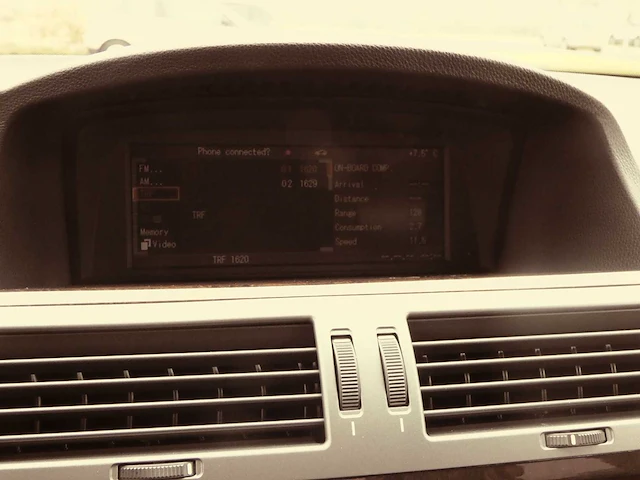 Bmw - 2004 - 735i - personenauto - afbeelding 19 van  33