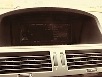Bmw - 2004 - 735i - personenauto - afbeelding 19 van  33