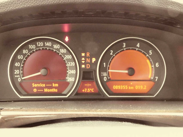Bmw - 2004 - 735i - personenauto - afbeelding 20 van  33