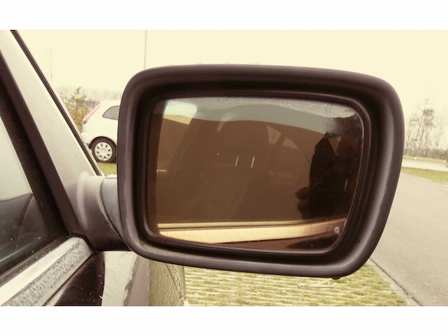 Bmw - 2004 - 735i - personenauto - afbeelding 30 van  33