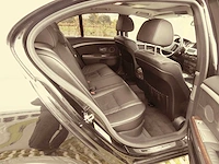 Bmw - 2004 - 735i - personenauto - afbeelding 31 van  33