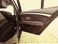 Bmw - 2004 - 735i - personenauto - afbeelding 32 van  33