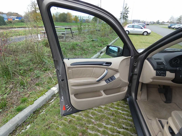 Bmw - 2004 - x5 - 4.4i high executive - personenauto - afbeelding 19 van  51