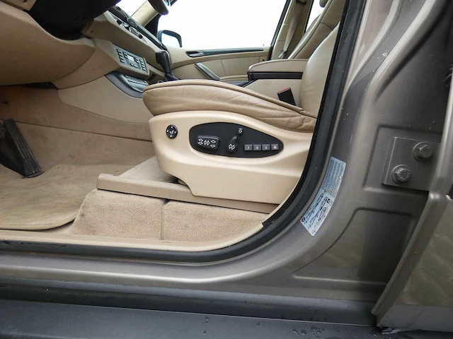 Bmw - 2004 - x5 - 4.4i high executive - personenauto - afbeelding 21 van  51