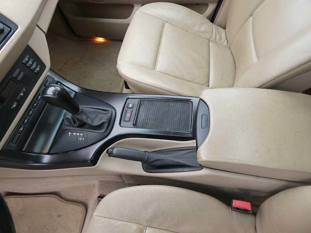 Bmw - 2004 - x5 - 4.4i high executive - personenauto - afbeelding 24 van  51