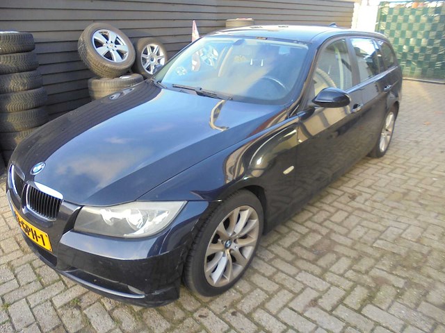 Bmw - 2008 - 3-serie touring - 318i business line - 42-gph-1 - afbeelding 1 van  15
