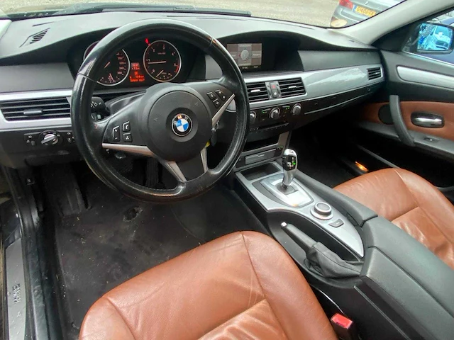 Bmw - 2008 - 5-serie - 520d corp. l. bns l. - 55-gzs-1 - afbeelding 2 van  29