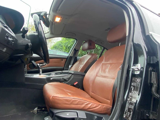 Bmw - 2008 - 5-serie - 520d corp. l. bns l. - 55-gzs-1 - afbeelding 27 van  29