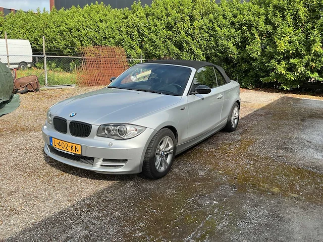Bmw - 2009 - 1-serie cabrio - 118i - personenauto - afbeelding 3 van  10