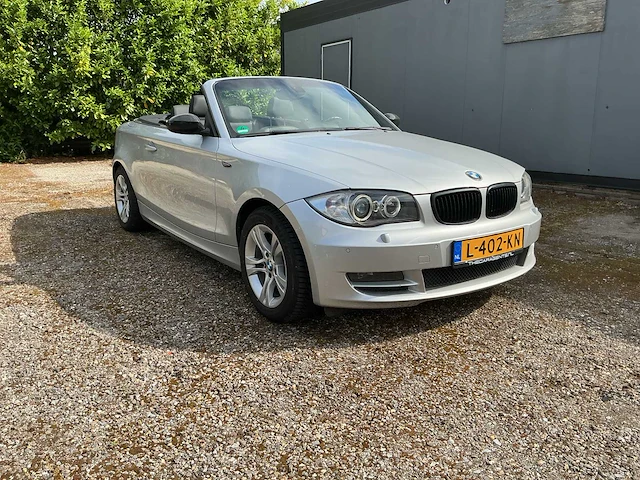 Bmw - 2009 - 1-serie cabrio - 118i - personenauto - afbeelding 4 van  10