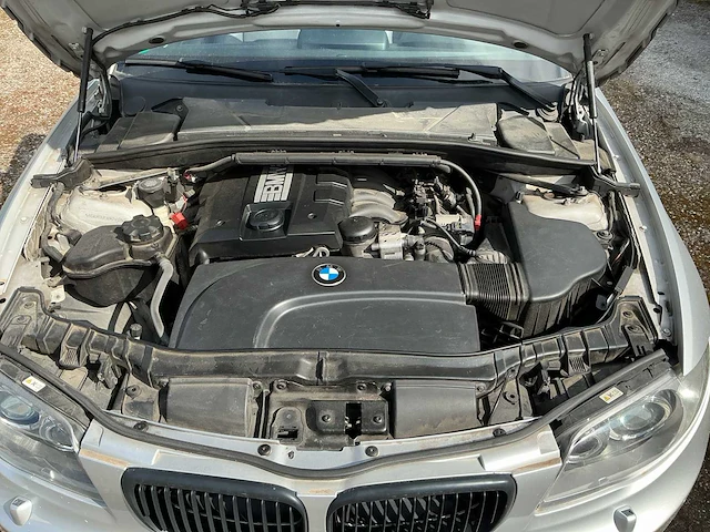 Bmw - 2009 - 1-serie cabrio - 118i - personenauto - afbeelding 8 van  10