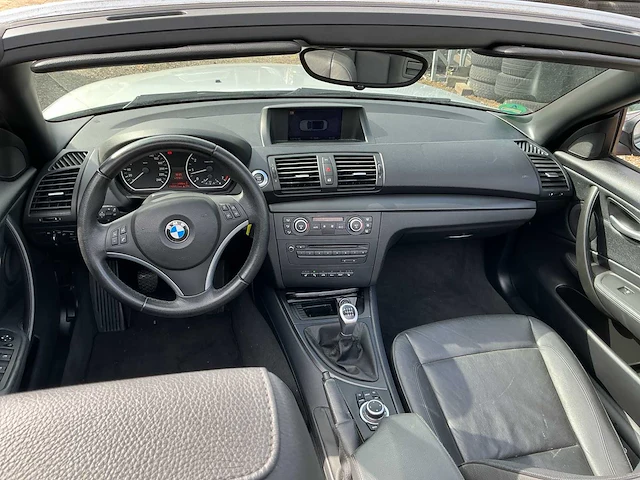 Bmw - 2009 - 1-serie cabrio - 118i - personenauto - afbeelding 9 van  10