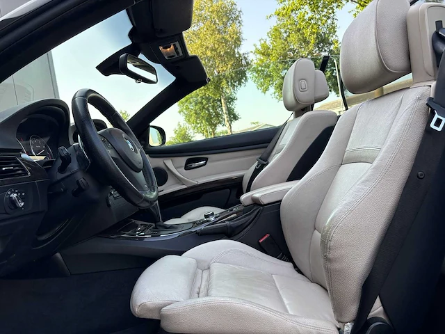 Bmw - 2011 - 3-serie cabrio - 325i sport edition - 26-rxs-8 - afbeelding 3 van  23