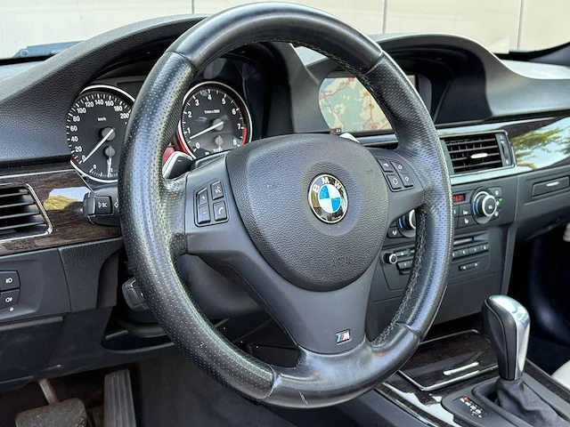 Bmw - 2011 - 3-serie cabrio - 325i sport edition - 26-rxs-8 - afbeelding 5 van  23