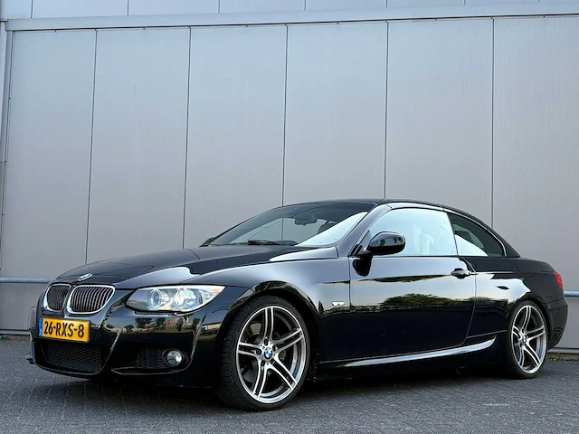 Bmw - 2011 - 3-serie cabrio - 325i sport edition - 26-rxs-8 - afbeelding 1 van  23