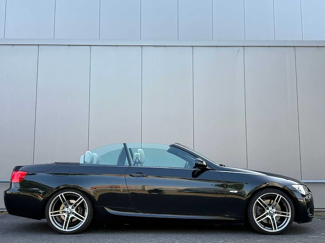Bmw - 2011 - 3-serie cabrio - 325i sport edition - 26-rxs-8 - afbeelding 19 van  23