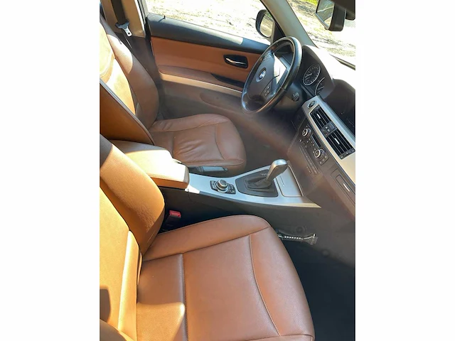 Bmw - 2011 - 3-serie touring - 318i corp.l.lux line - personenauto - afbeelding 2 van  17