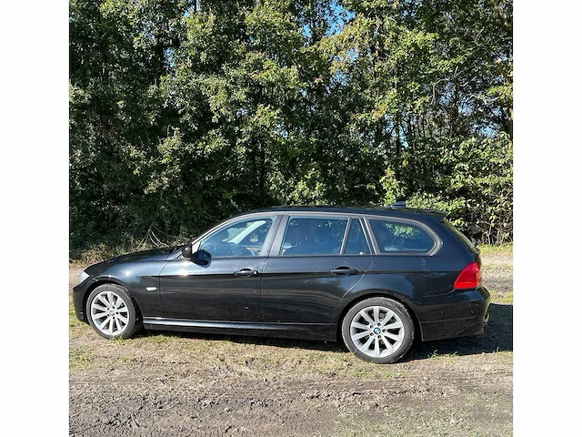 Bmw - 2011 - 3-serie touring - 318i corp.l.lux line - personenauto - afbeelding 7 van  17