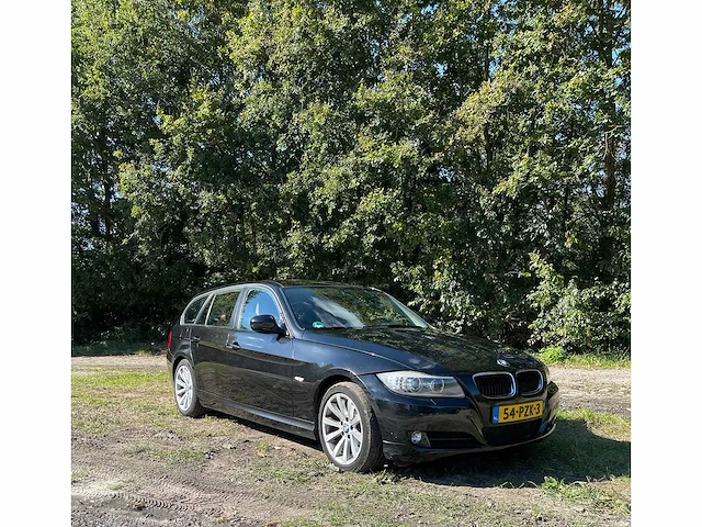 Bmw - 2011 - 3-serie touring - 318i corp.l.lux line - personenauto - afbeelding 1 van  17