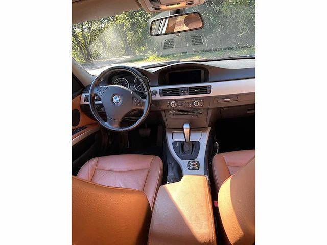Bmw - 2011 - 3-serie touring - 318i corp.l.lux line - personenauto - afbeelding 14 van  17