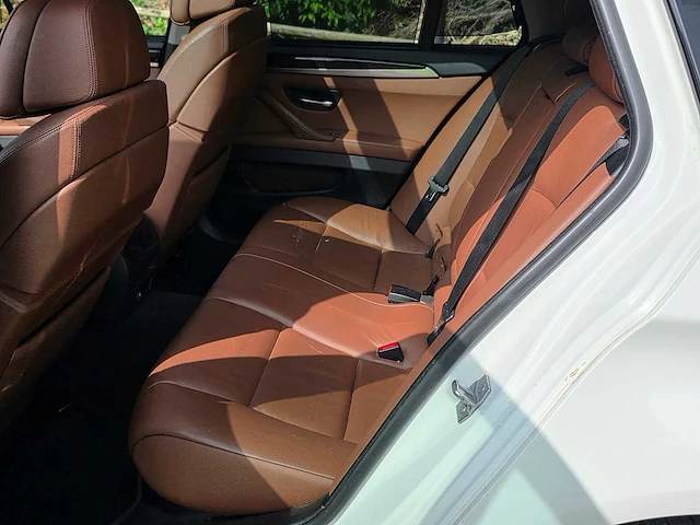 Bmw - 2012 - 5-serie touring - 530xd high executive - 6-xtg-78 - afbeelding 18 van  25