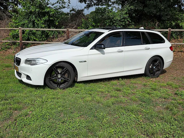 Bmw - 2012 - 5-serie touring - 530xd high executive - 6-xtg-78 - afbeelding 19 van  25