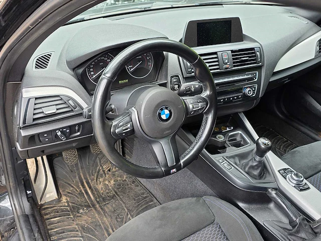 Bmw - 2014 - 1-serie - 116i executive - 8-tsn-12 - afbeelding 3 van  19