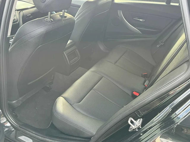 Bmw - 2014 - 3-serie touring - 316i lim. m sp. high - personenauto - afbeelding 14 van  38