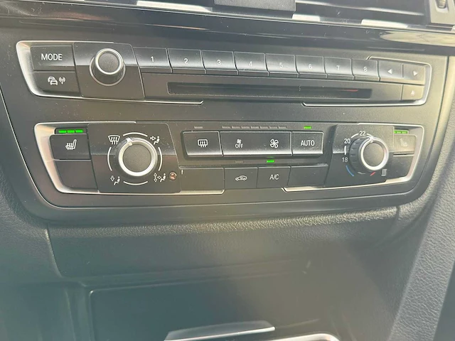 Bmw - 2014 - 3-serie touring - 316i lim. m sp. high - personenauto - afbeelding 17 van  38