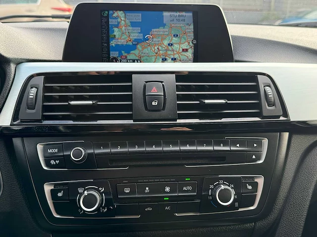 Bmw - 2014 - 3-serie touring - 316i lim. m sp. high - personenauto - afbeelding 18 van  38