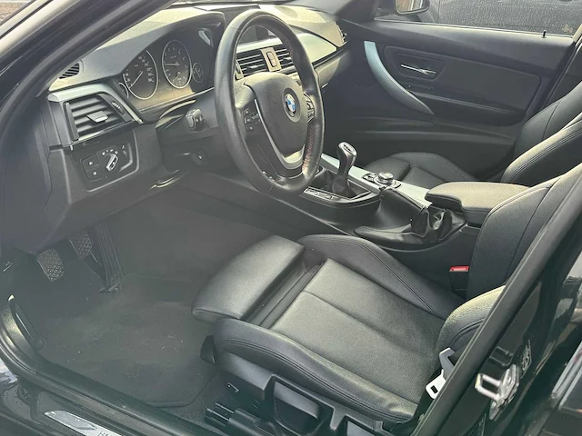 Bmw - 2014 - 3-serie touring - 316i lim. m sp. high - personenauto - afbeelding 24 van  38