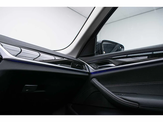 Bmw - 2019 - 5-serie - 540i xd high exe - n-257-gk - afbeelding 11 van  29