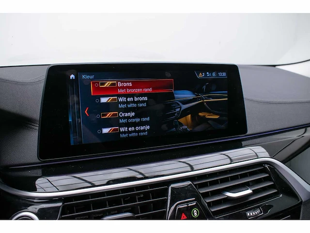 Bmw - 2019 - 5-serie - 540i xd high exe - n-257-gk - afbeelding 19 van  29