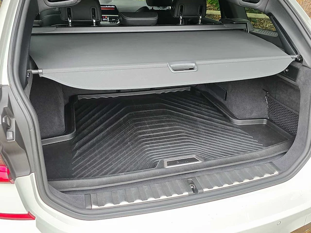 Bmw - 2020 - 3-serie - 320i high executive - k-543-dz - afbeelding 2 van  31