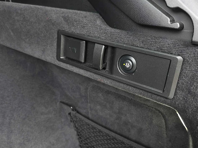 Bmw - 2020 - 3-serie - 320i high executive - k-543-dz - afbeelding 4 van  31