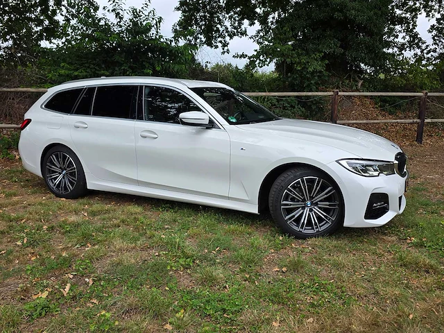 Bmw - 2020 - 3-serie - 320i high executive - k-543-dz - afbeelding 28 van  31