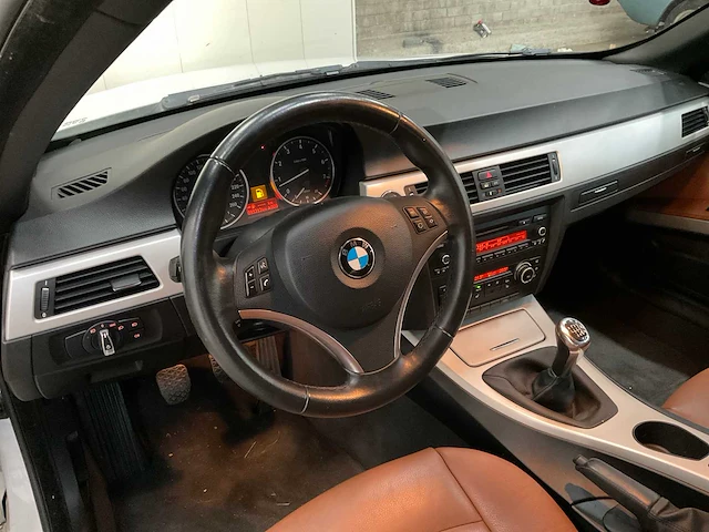 Bmw - 3-serie cabriolet - 2011 - afbeelding 2 van  28
