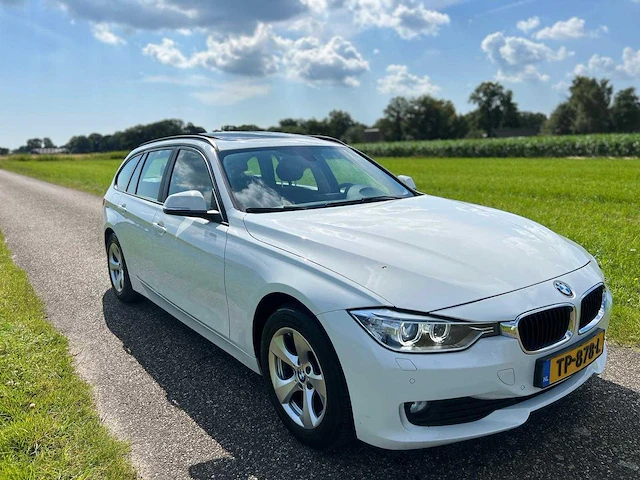 Bmw - 3-serie touring - 318d high executive - panorama dak - tp-878-l - 2014 - afbeelding 13 van  16