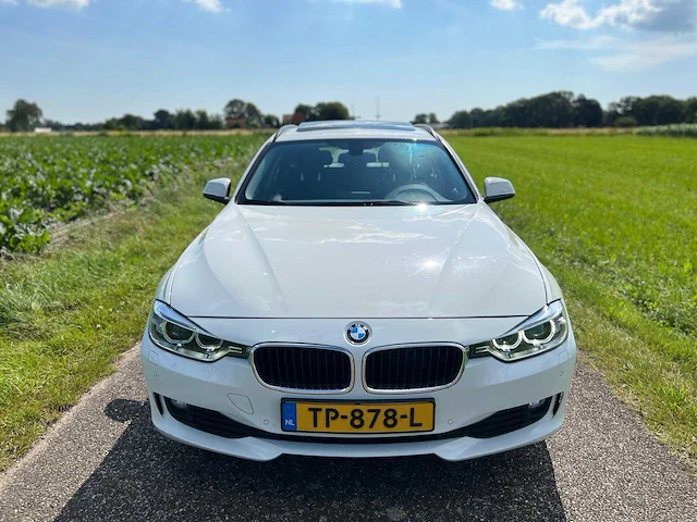 Bmw - 3-serie touring - 318d high executive - panorama dak - tp-878-l - 2014 - afbeelding 14 van  16