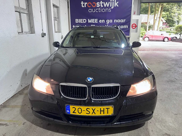 Bmw - 3-serie touring - 318i - 20-sx-ht - afbeelding 18 van  19
